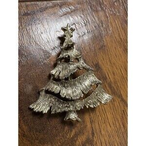 Gerry's Vintage Christmas Tree Brooch Pin Gold Tone Excellent condition. SIGNED